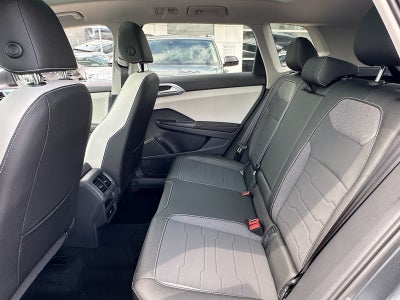 2025 Volkswagen Taos SE 4MOTION