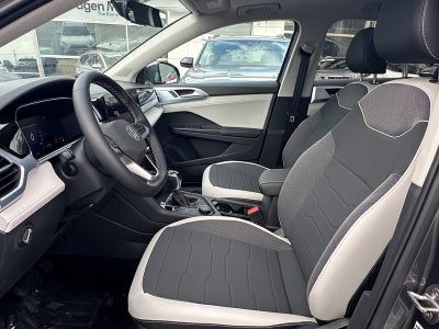 2025 Volkswagen Taos SE 4MOTION