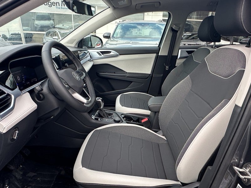 2025 Volkswagen Taos SE 4MOTION