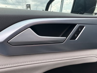 2025 Volkswagen Taos SE 4MOTION