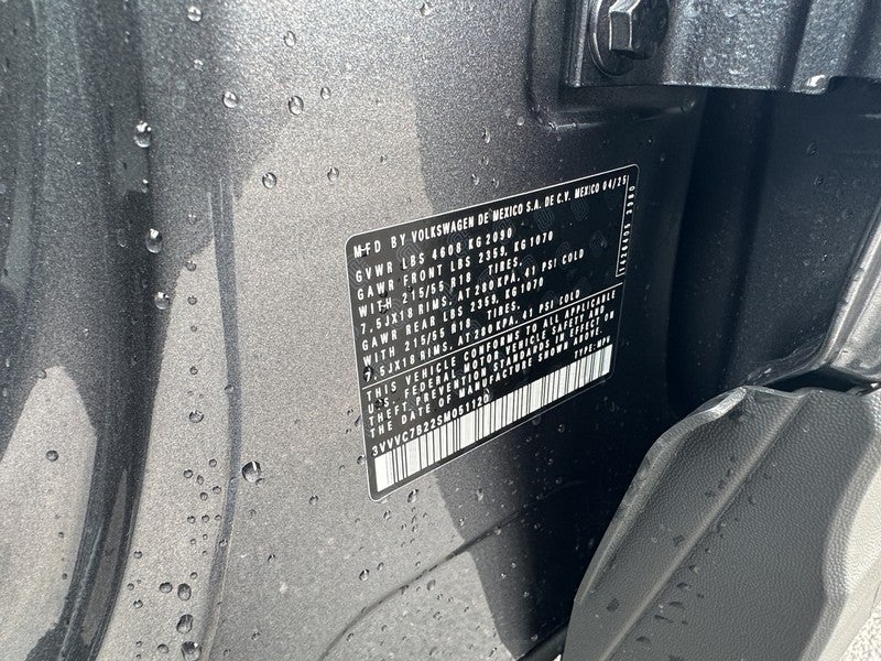 2025 Volkswagen Taos SE 4MOTION