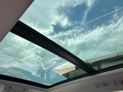 2025 Volkswagen Taos SE 4MOTION