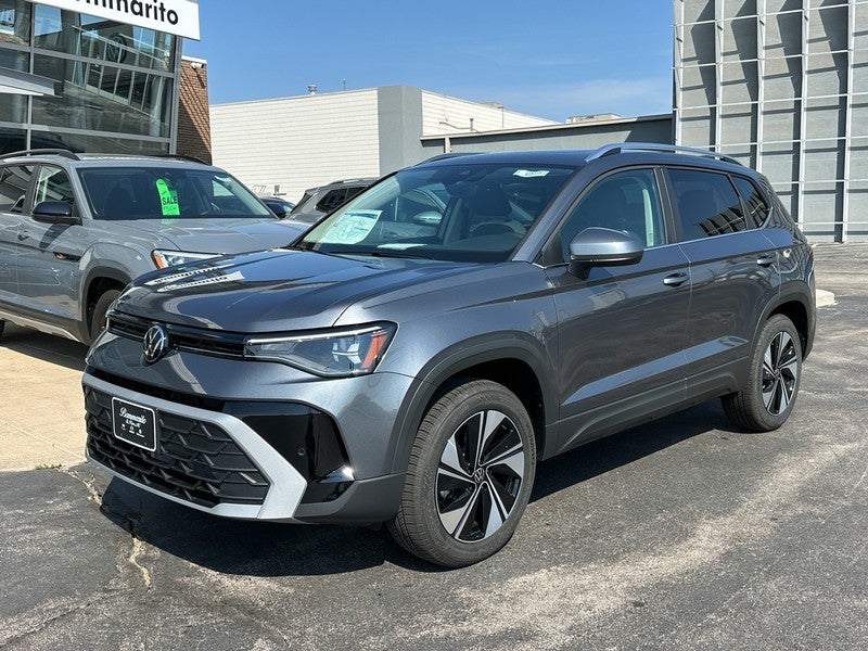 2025 Volkswagen Taos SE 4MOTION