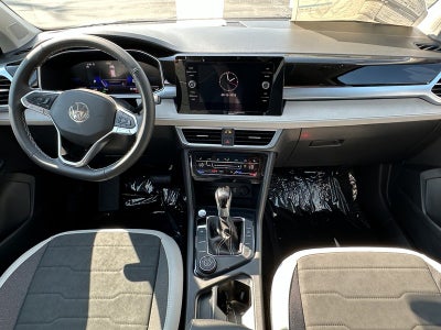 2025 Volkswagen Taos SE 4MOTION