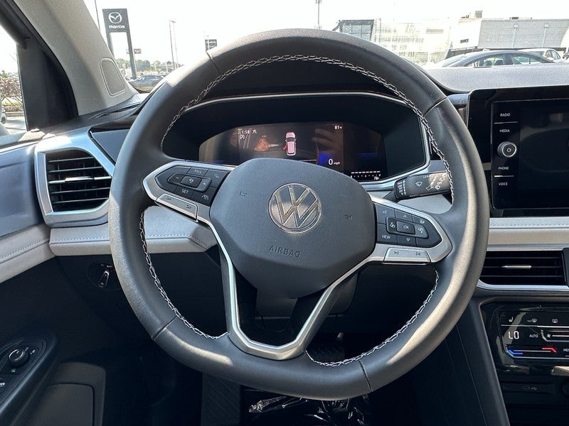 2025 Volkswagen Taos SE 4MOTION