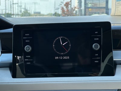 2025 Volkswagen Taos SE 4MOTION