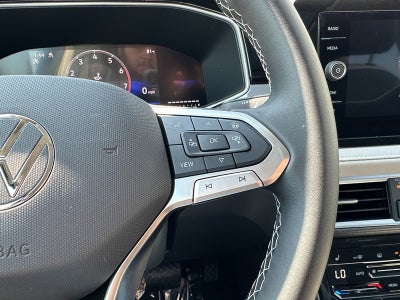 2025 Volkswagen Taos SE 4MOTION