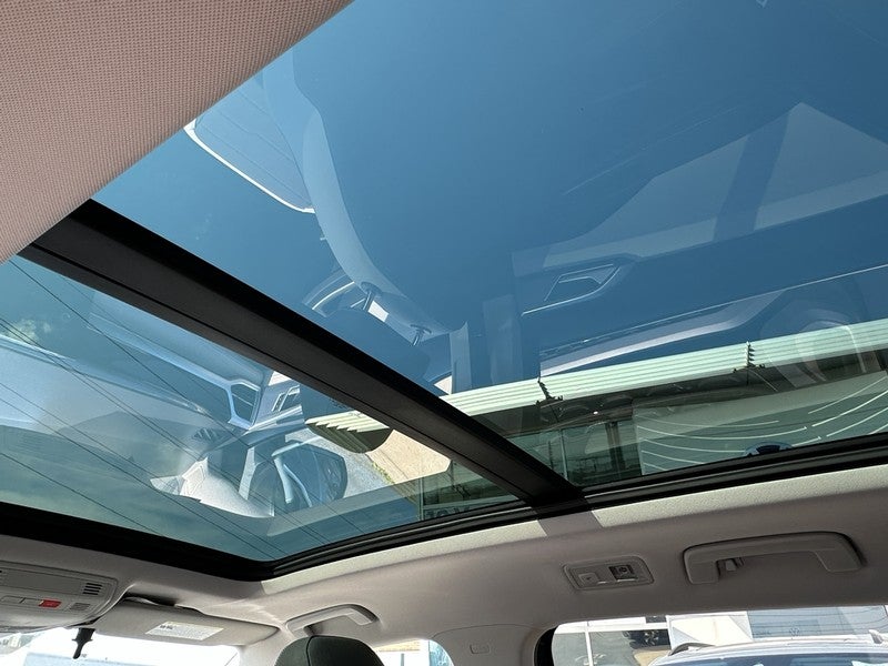 2025 Volkswagen Taos SE 4MOTION