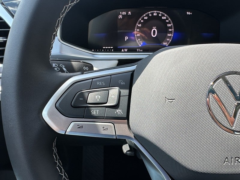 2025 Volkswagen Taos SE 4MOTION