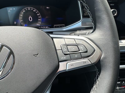 2025 Volkswagen Taos SE 4MOTION