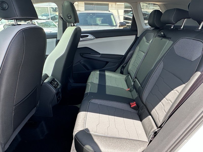 2025 Volkswagen Taos SE 4MOTION