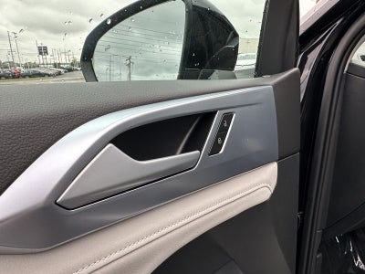 2025 Volkswagen Taos SE 4MOTION