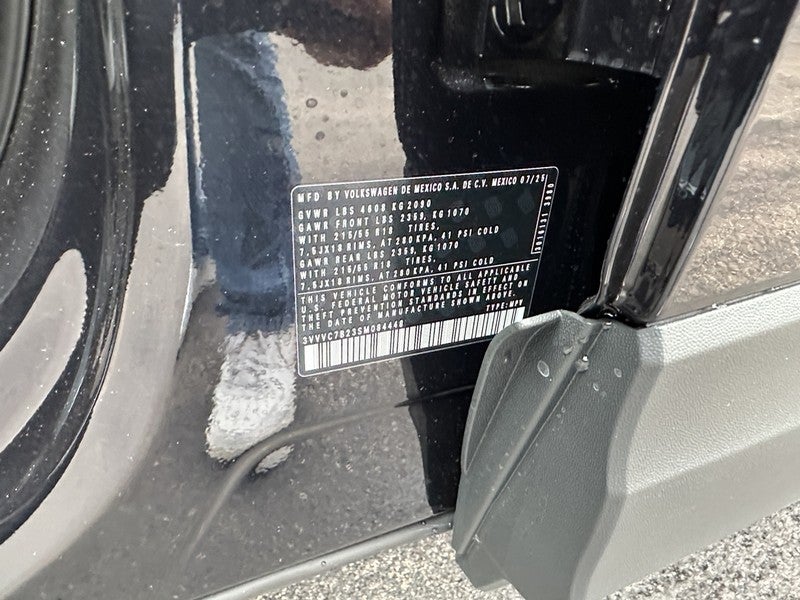 2025 Volkswagen Taos SE 4MOTION