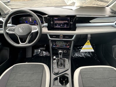 2025 Volkswagen Taos SE 4MOTION