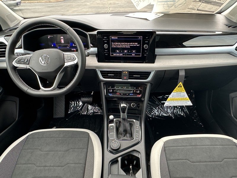 2025 Volkswagen Taos SE 4MOTION