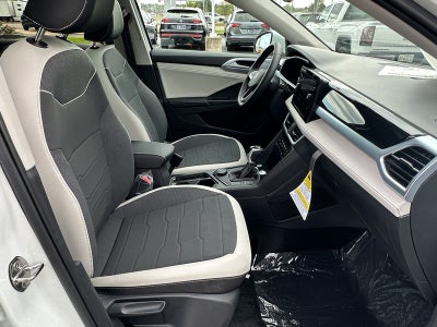 2025 Volkswagen Taos SE 4MOTION