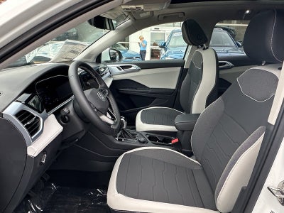 2025 Volkswagen Taos SE 4MOTION