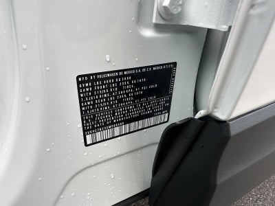 2025 Volkswagen Taos SE 4MOTION