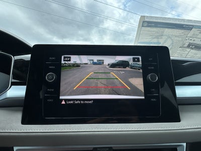 2025 Volkswagen Taos SE 4MOTION