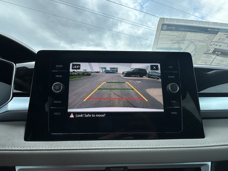 2025 Volkswagen Taos SE 4MOTION