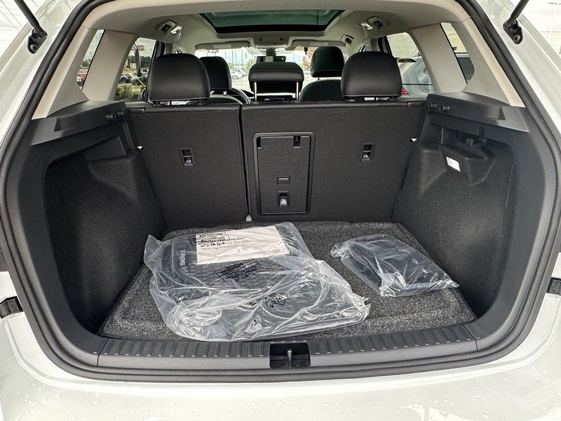 2025 Volkswagen Taos SE 4MOTION