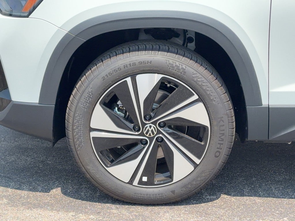 2026 Volkswagen Taos SE 4MOTION