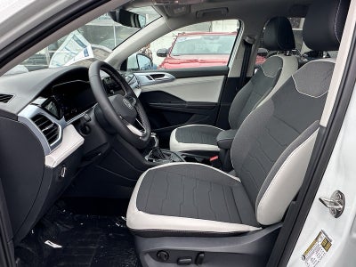 2025 Volkswagen Taos SE 4MOTION