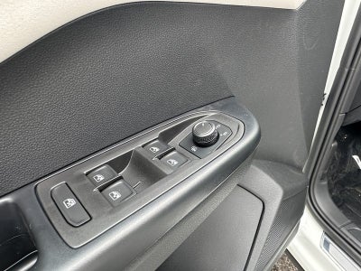 2025 Volkswagen Taos SE 4MOTION