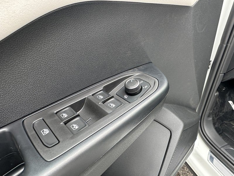 2025 Volkswagen Taos SE 4MOTION