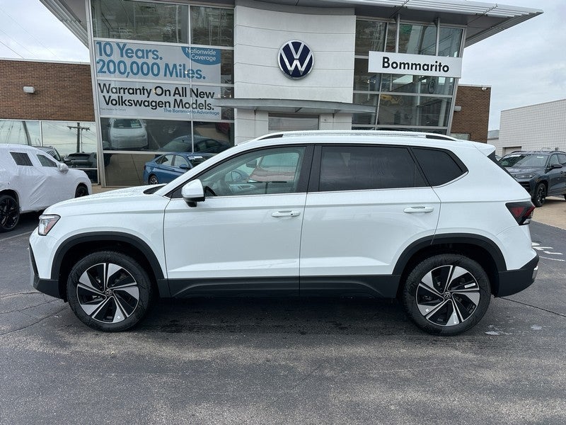 2025 Volkswagen Taos SE 4MOTION