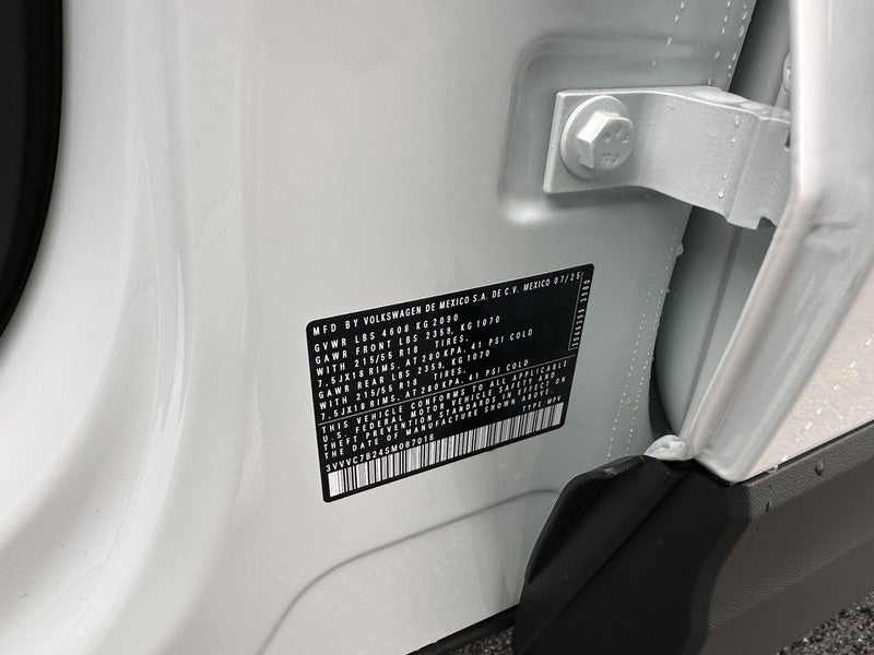 2025 Volkswagen Taos SE 4MOTION