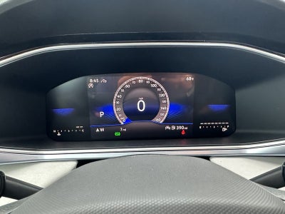 2025 Volkswagen Taos SE 4MOTION