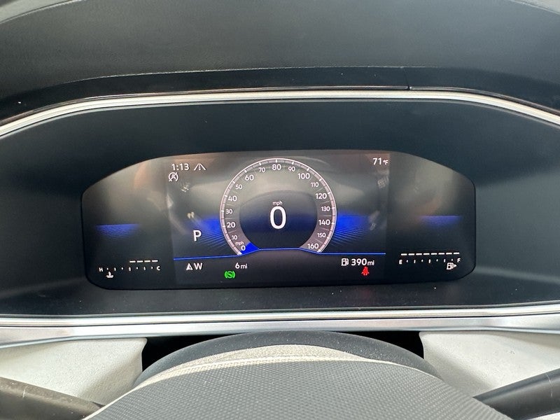 2025 Volkswagen Taos SE 4MOTION