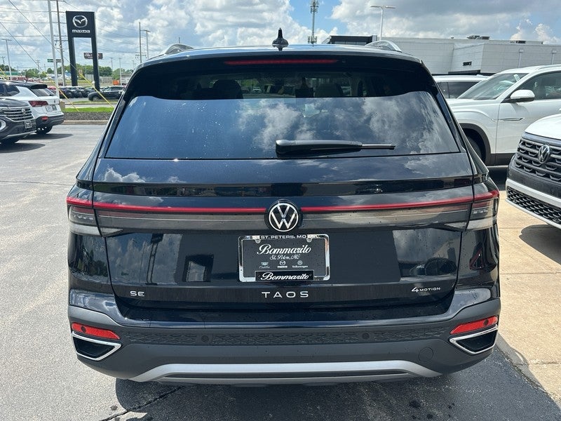 2025 Volkswagen Taos SE 4MOTION