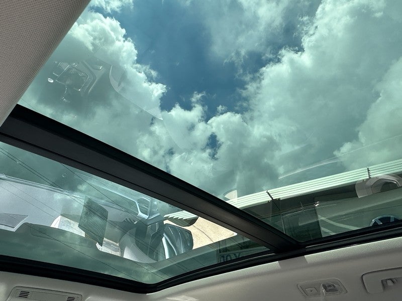 2025 Volkswagen Taos SE 4MOTION