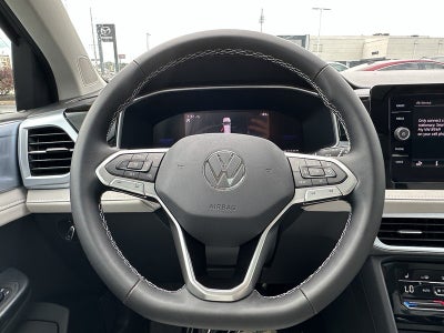 2025 Volkswagen Taos SE 4MOTION