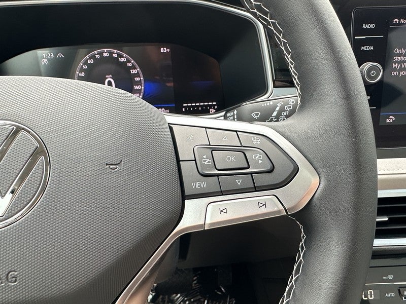 2025 Volkswagen Taos SE 4MOTION