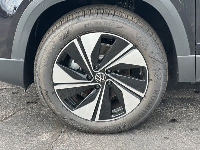 2025 Volkswagen Taos SE 4MOTION