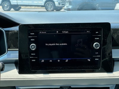 2025 Volkswagen Taos SE 4MOTION