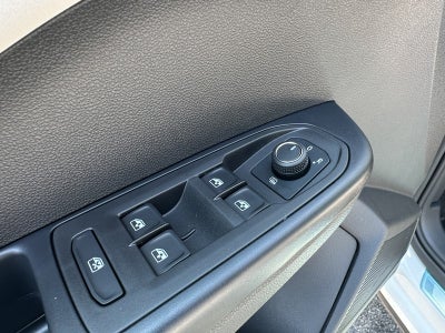 2025 Volkswagen Taos SE 4MOTION