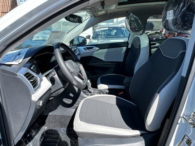 2025 Volkswagen Taos SE 4MOTION