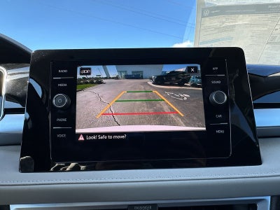 2025 Volkswagen Taos SE 4MOTION