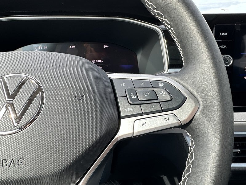 2025 Volkswagen Taos SE 4MOTION