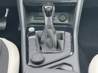 2025 Volkswagen Taos SE 4MOTION