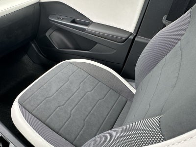 2025 Volkswagen Taos SE 4MOTION