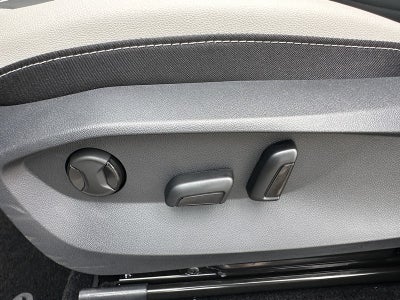 2025 Volkswagen Taos SE 4MOTION