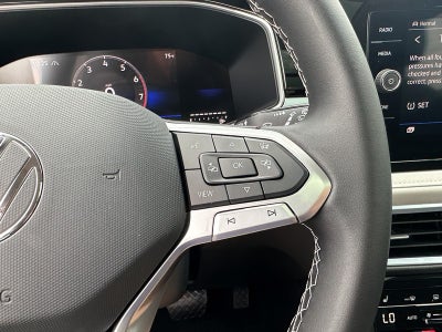 2025 Volkswagen Taos SE 4MOTION