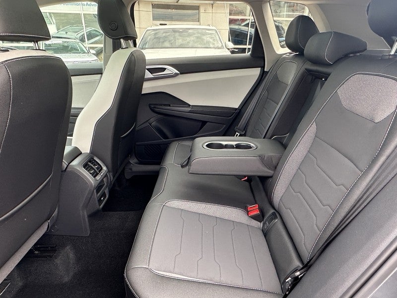 2025 Volkswagen Taos SE 4MOTION