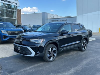 2025 Volkswagen Taos SE 4MOTION