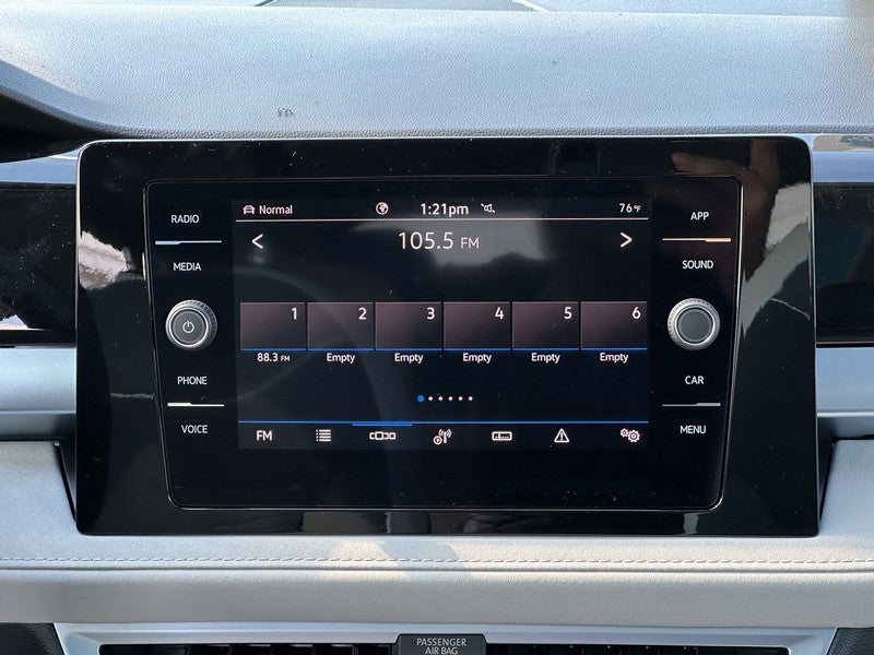 2025 Volkswagen Taos SE 4MOTION